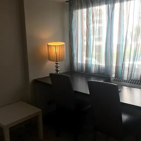 Sleeps 2 Air Con Wifi 公寓 戛纳