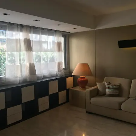 Sleeps 2 Air Con Wifi 公寓