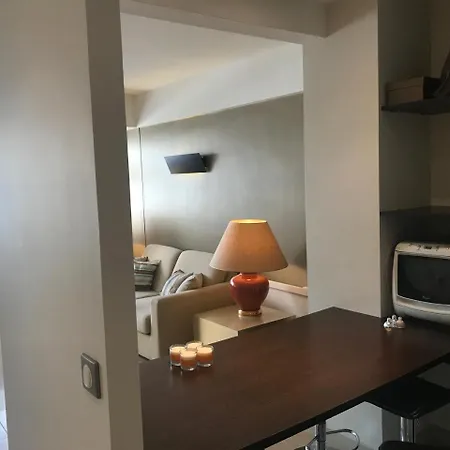 公寓 Sleeps 2 Air Con Wifi *